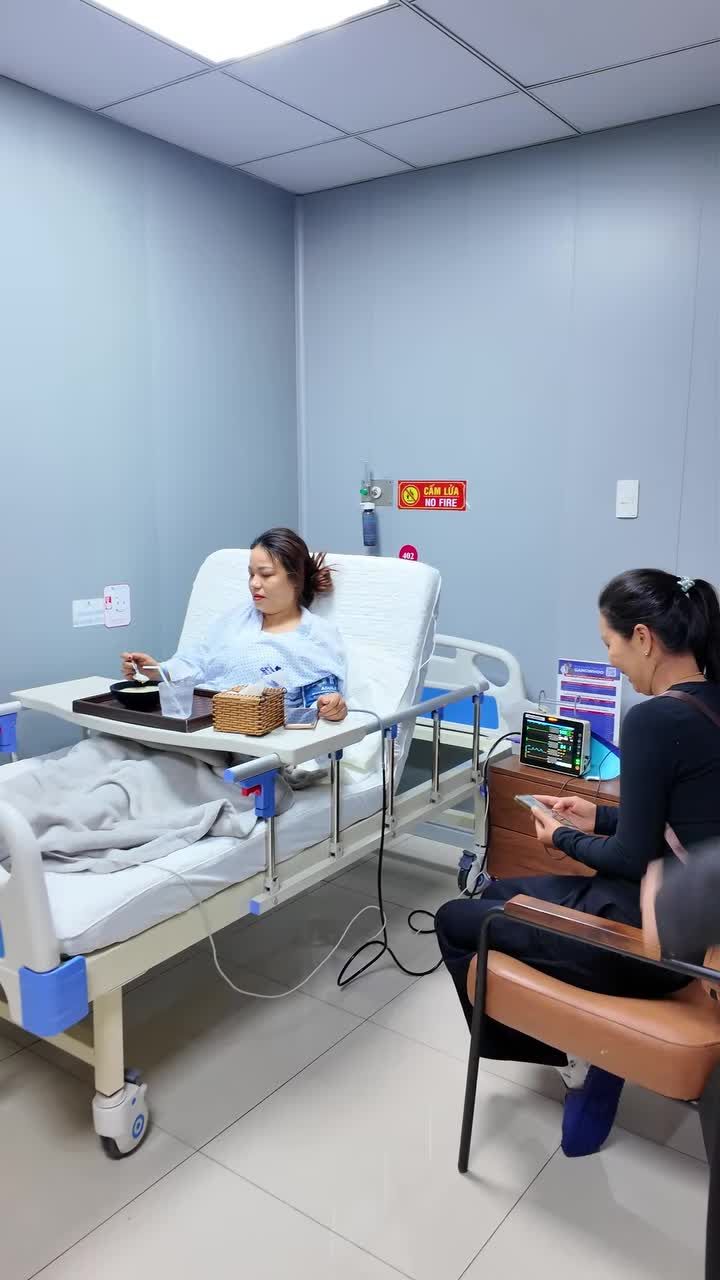 TÂM SỰ TẠI PHÒNG HẬU PHẪU: KHÁCH HÀNG TREO SA TRỄ KHỎE RE, HÀO HỨNG KHOE ĐƯỢC CHỒNG CƯNG CHIỀU HẾT MỰC!
