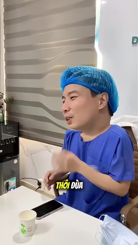 Chị em dạo này cứ thích size "khủng" hay sao ý, bác sĩ bảo to rồi mà cứ không tin ...