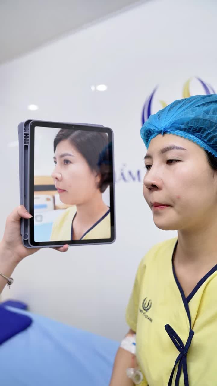 Từng sửa mũi hỏng 5 lần, lần thứ 6 chị gái tìm đến ekip Dr Vũ Quang để tìm kiếm đáp án cuối cùng và kết quả thật bất ngờ.