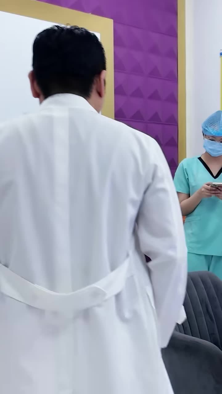 Anh xã giới thiệu cho vợ đến Bệnh Viện PTTM Ngô Mộng Hùng nâng cấp V1