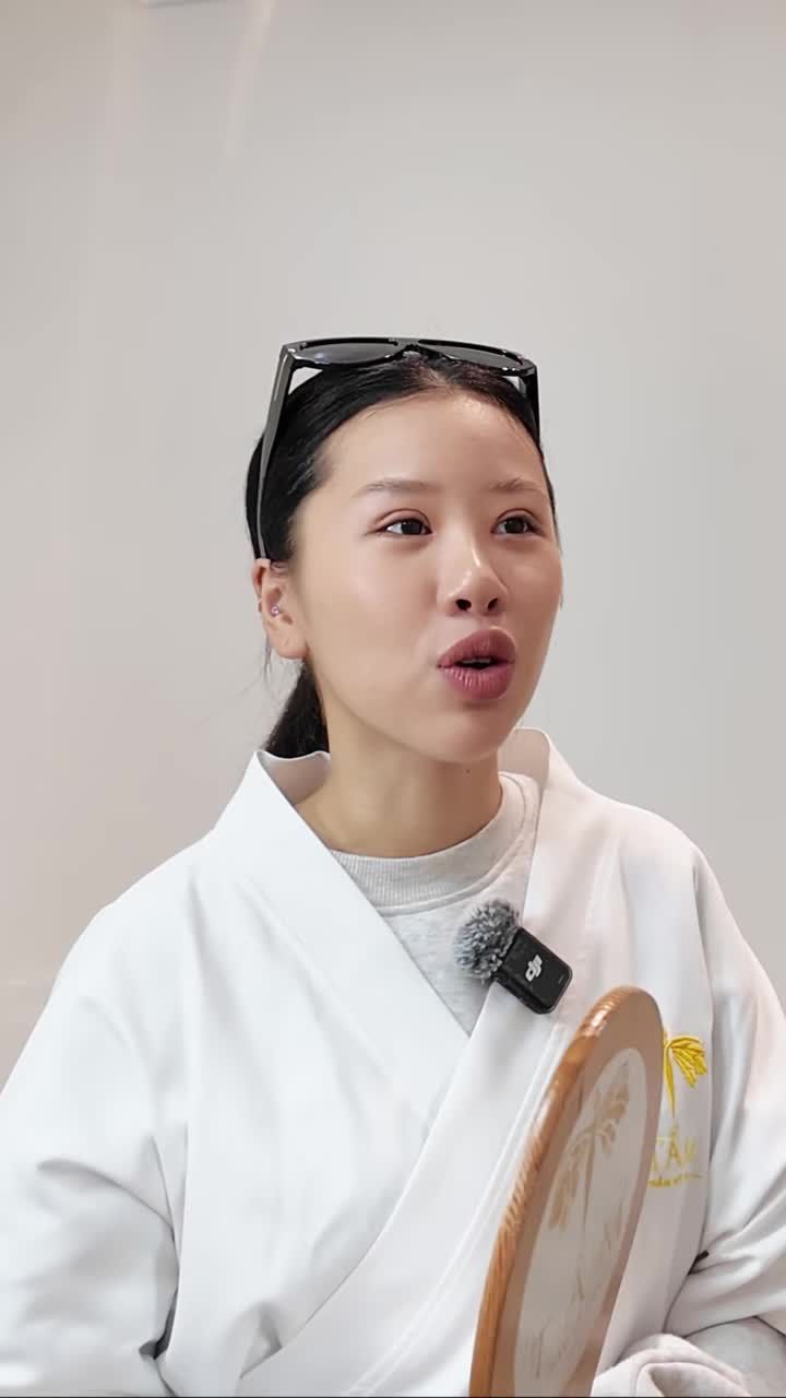 Điều gì khiến một người rất sợ đau như chị ấy quyết định đi cắt mí?