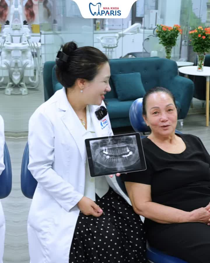 CÔ BÌNH CẮM 3 RĂNG IMPLANT 15 NĂM TRƯỚC – LIỆU GIỜ CÒN ĂN NHAI ĐƯỢC KHÔNG?