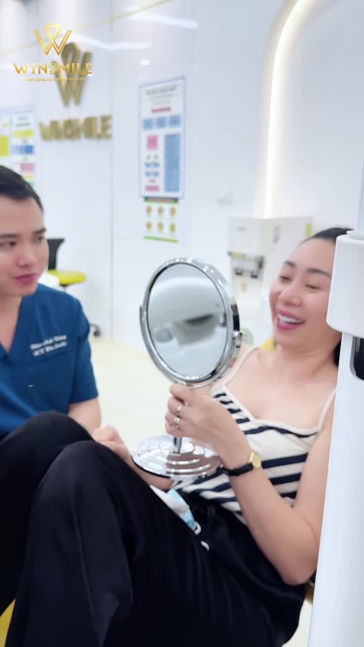 Hai năm trước, em gái của chị Hoài Anh là Hoài Trang đã hoàn thiện nụ cười tại Win Smile.