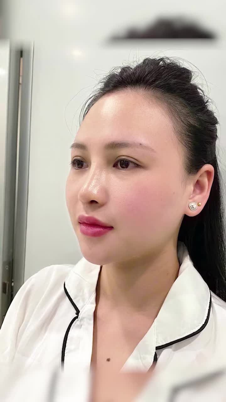 Đẹp tự nhiên không phải là không thay đổi. Mà vẻ đẹp đó chỉ là đẹp hơn, nhưng vẫn là bạn!
