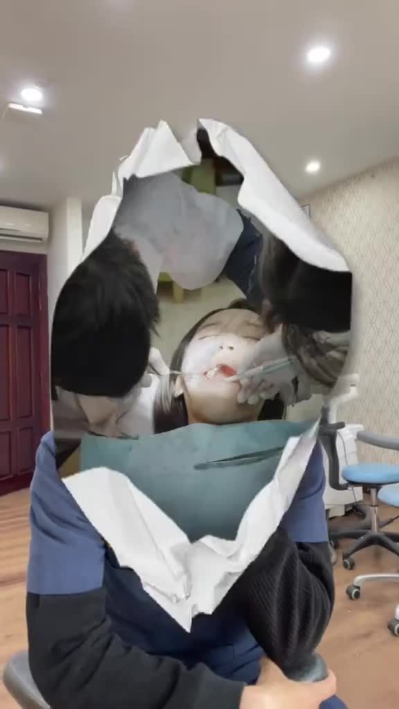 Ưu đãi nhổ răng khôn sắp hết slot! Inbox Viet Smile giữ suất ngay kẻo lỡ nhaaa!