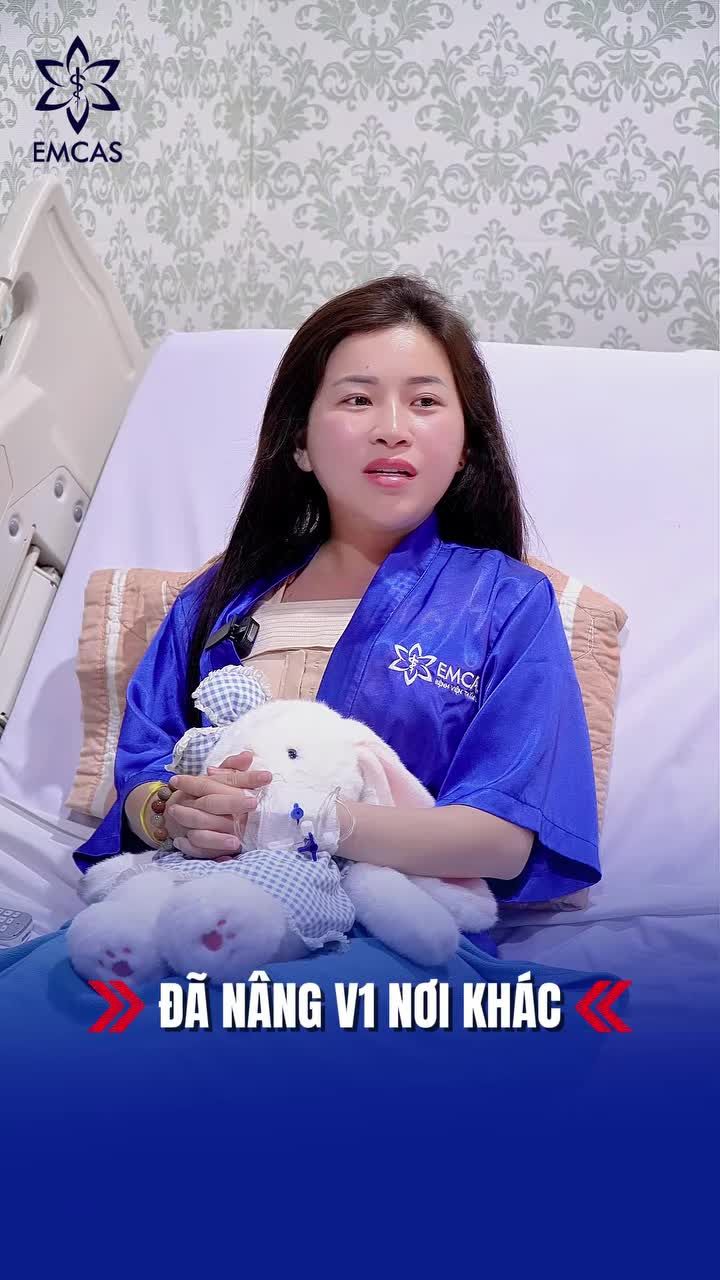Chị Nhung là khách hàng cũ đã làm đẹp dịch vụ Hút mỡ tại EMCAS hơn 2 năm.