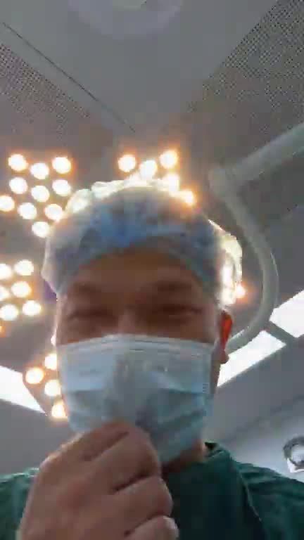 Ngực lệch làm sao để cân!
