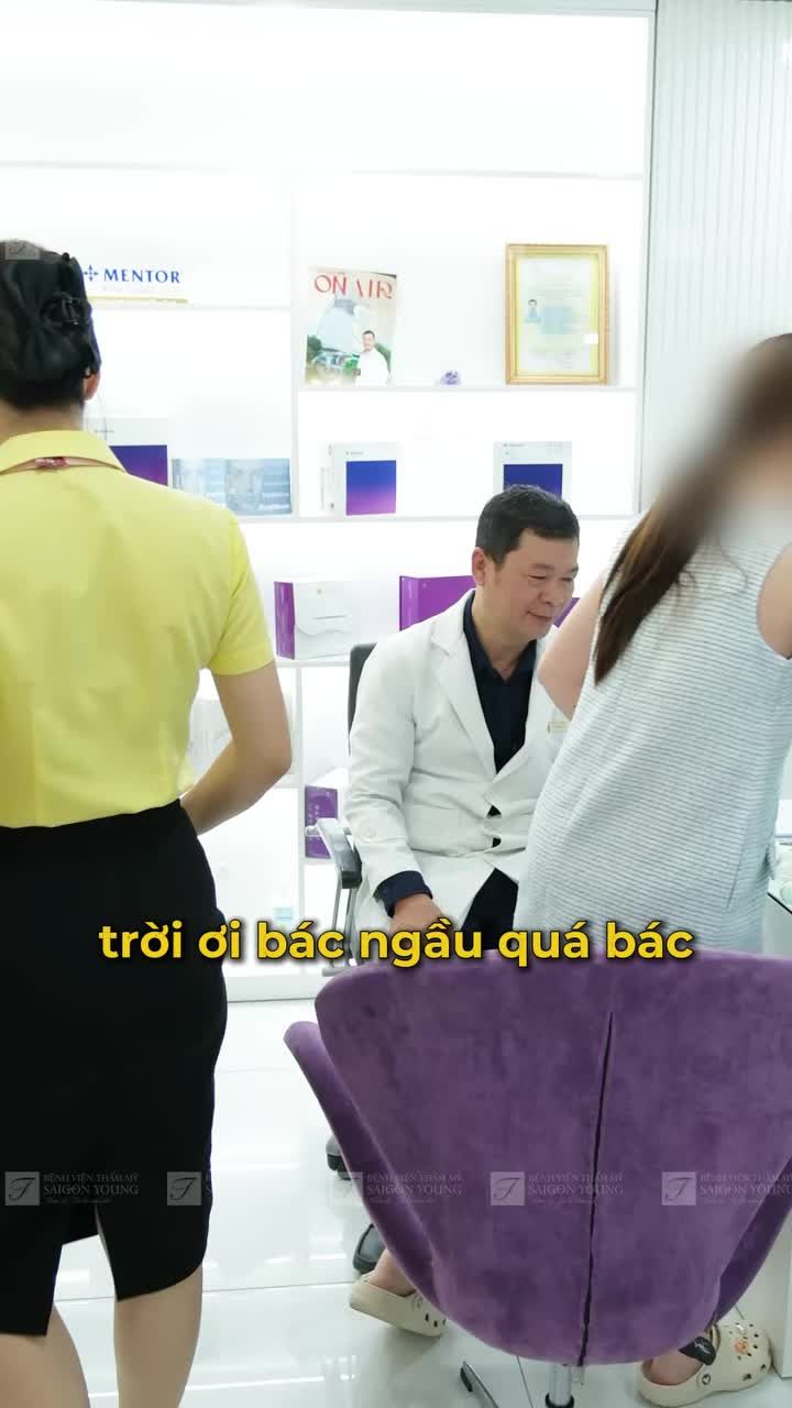 Khách hàng cũ đến gặp lại Bác sĩ Tươi tư vấn sau 8 năm nâng vòng 1.