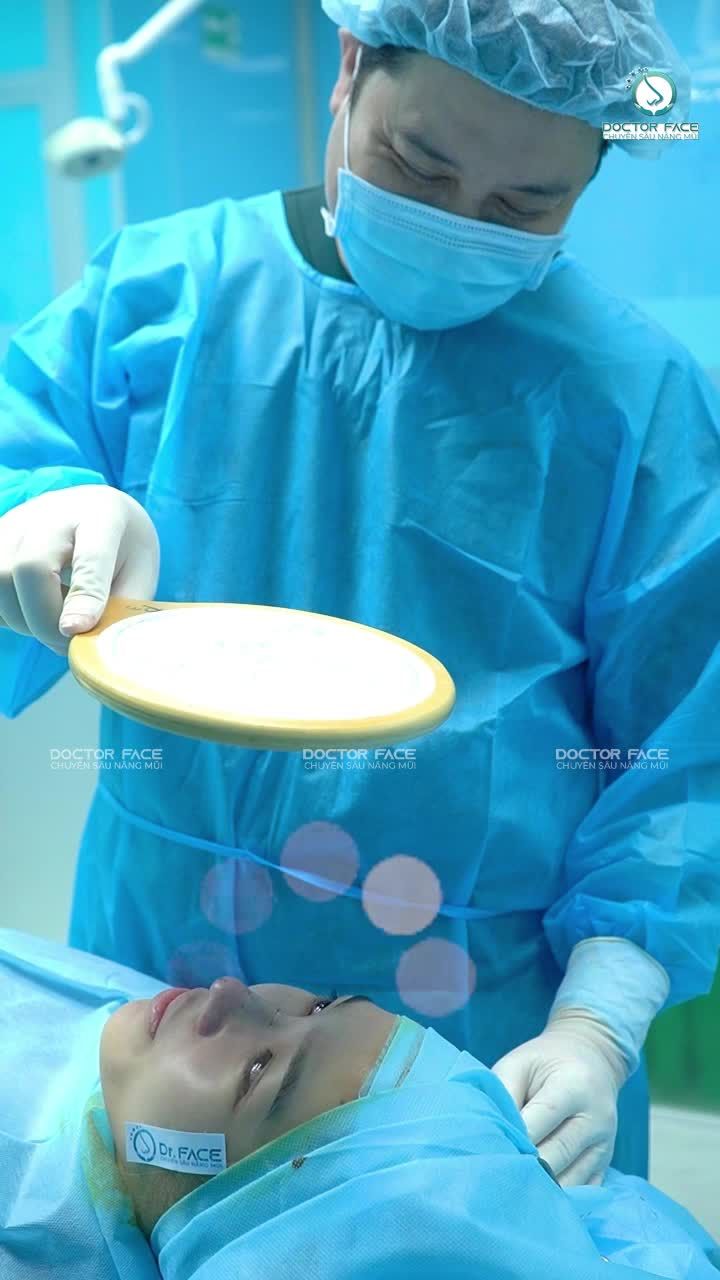 4 người quen đã từng làm mũi tại Dr Face, nên niềm tin của bạn ấy đã có từ trước khi bắt đầu.