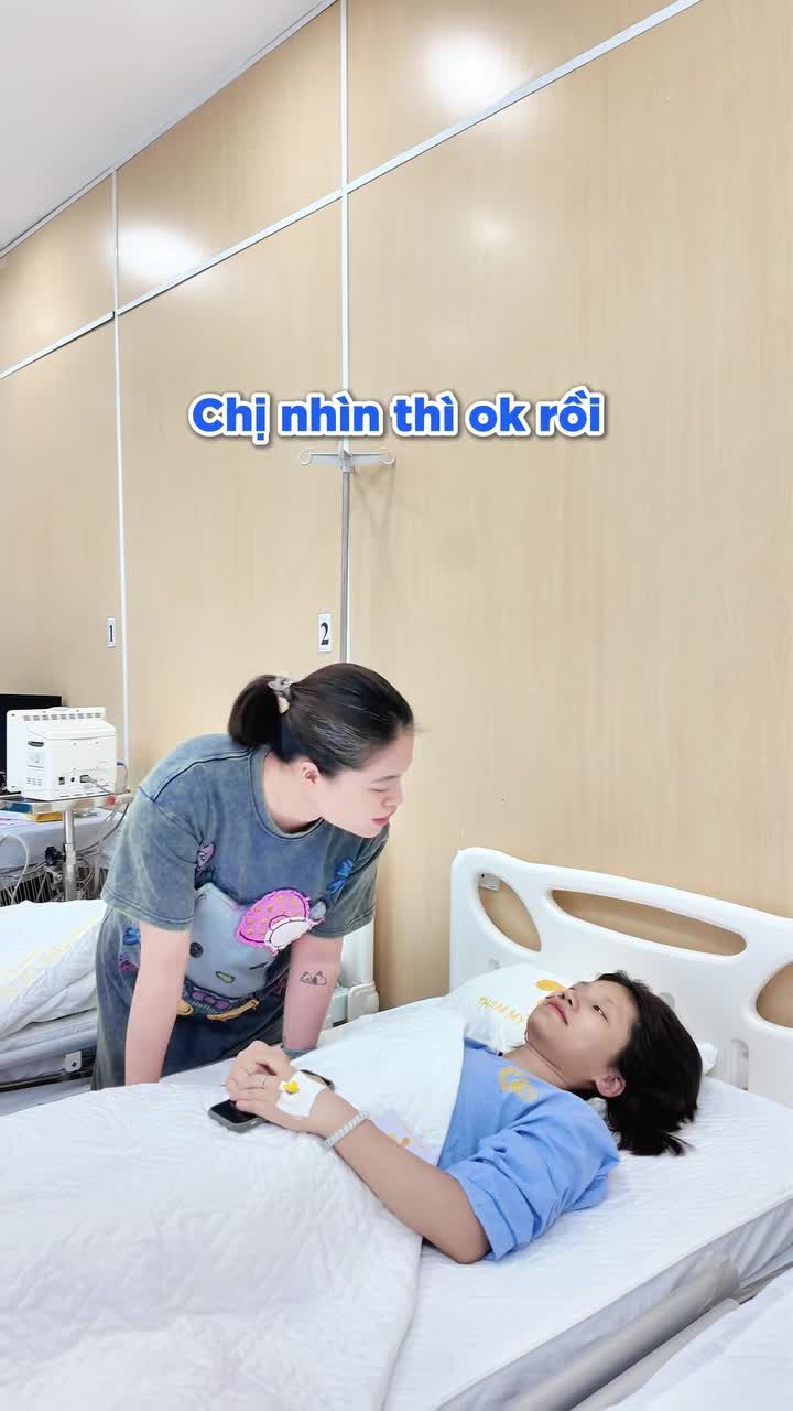 "Mẹ ơi, sướng lắm!"  Đó là tin nhắn đầu tiên Phương Anh gửi cho mẹ sau khi làm mũi.