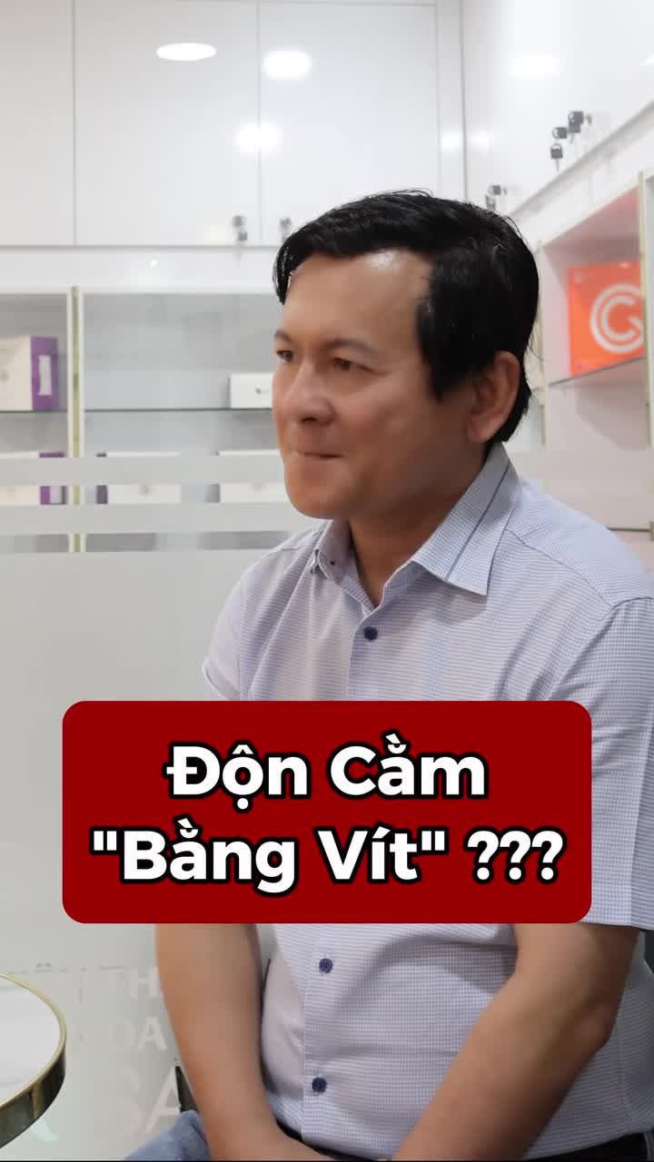 Khách hàng hoang mang phát hiện chiếc cằm V-Line của mình có VÍT bên trong.