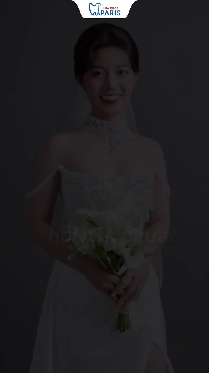 "Ngày xưa chê em răng khấp khểnh... Giờ anh hối hận chưa?"
