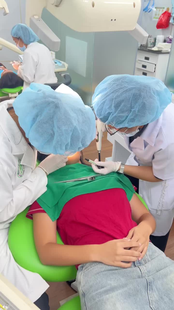 Tháng 8 này con vợ nào muốn niềng răng, thì biết ghé ở đâu rồi đó nha