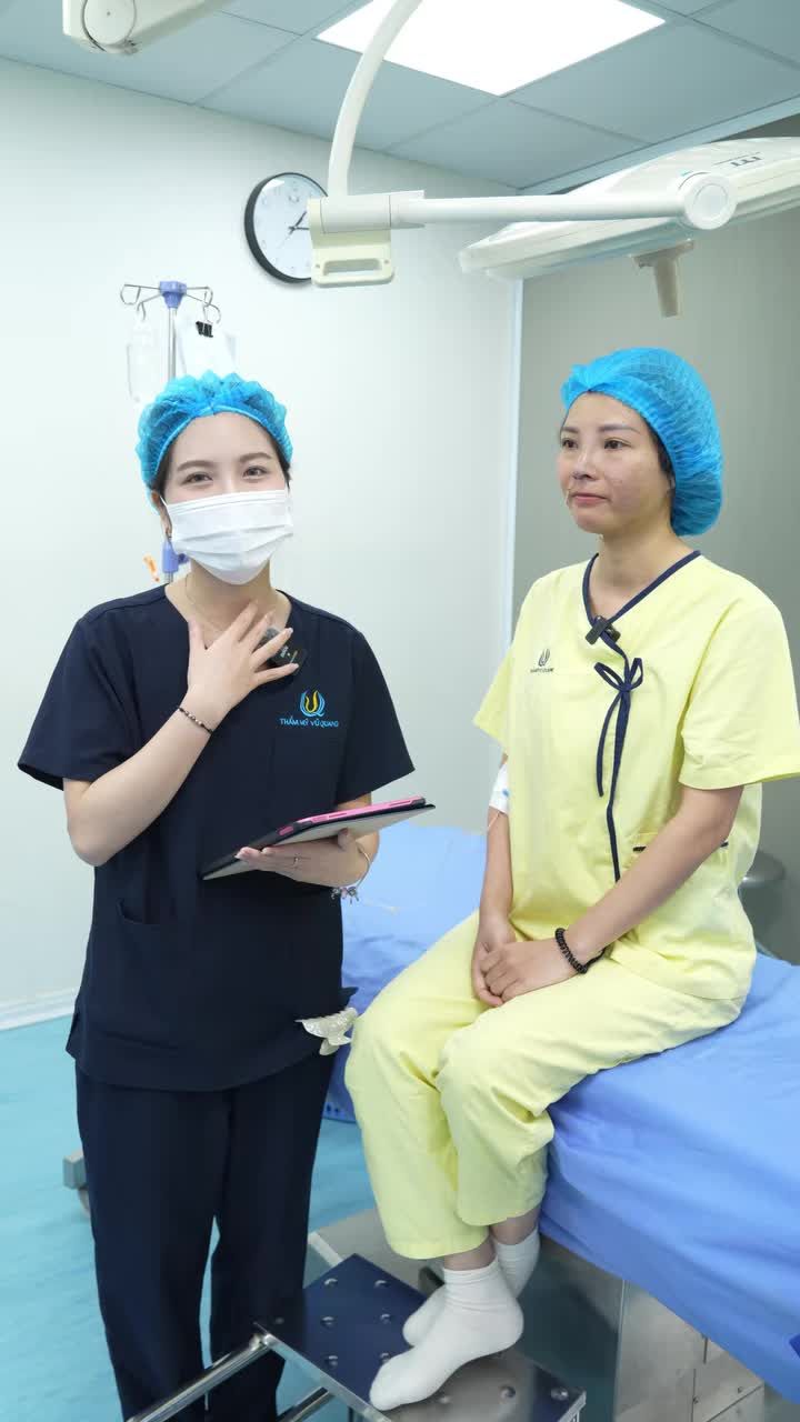 Khách hàng bật khóc ngay khi nhìn thấy dáng mũi mới tại thẩm mỹ vũ quang