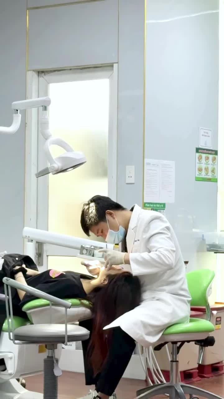 Xin hãy iu thương bác sĩ nha khoa của chúng mình nhiều hơn