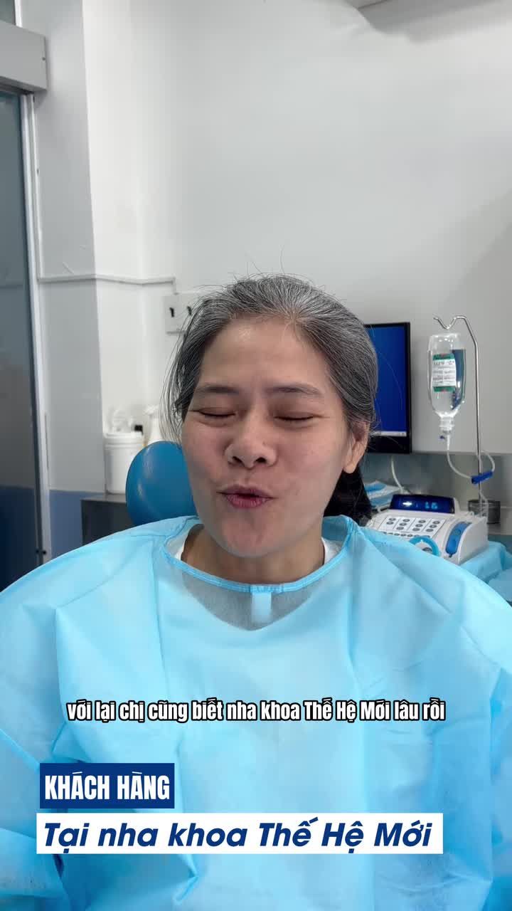 Trồng răng Implant xong, ai cũng nhìn ra "răng giả" — vì sao?