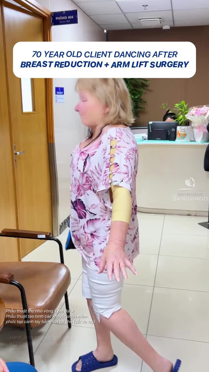 Ở tuổi gần 70 thay vì chọn những ngày nghỉ dưỡng an nhàn thì chị khách đến từ Úc này lại chọn một hành trình ý nghĩa hơn