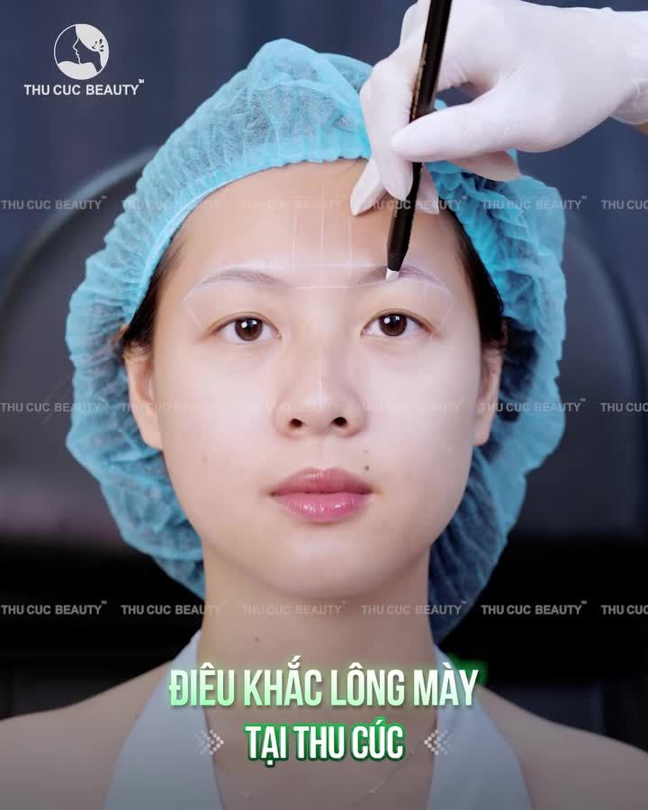 Dáng mày Tự nhiên. Hài hòa tạo nên thần thái sắc sảo của gương mặt.