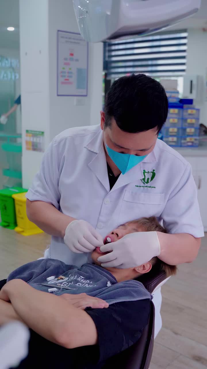 MẤT RĂNG CỬA DO TAI NẠN - TUỔI 21 ĐÃ TÌM LẠI NỤ CƯỜI TRỌN VẸN