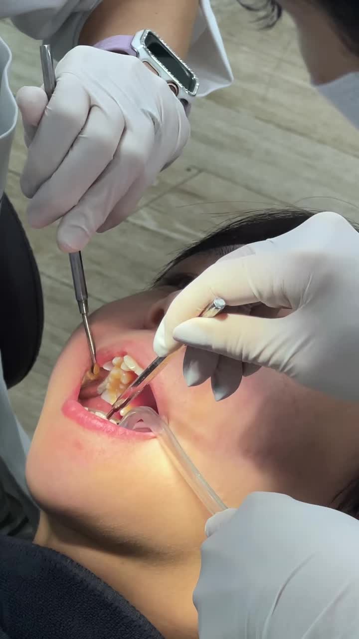 KHÁCH HÀNG PHAN HOÀNG PHONG VẪN QUYẾT ĐỊNH NIỀNG RĂNG DÙ ĐÃ BỎ LỠ “GIAI ĐOẠN VÀNG”