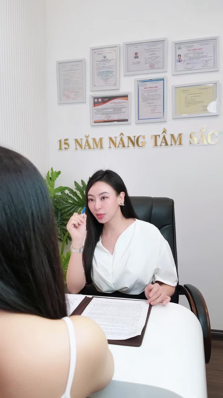 Cắt mí có loại bỏ đưọc sẹo mắt cũ không?
