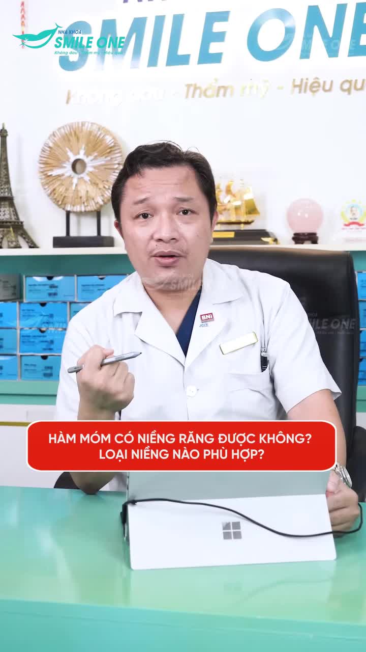 "Cháu bị móm nặng có niềng răng được không? Có phải phẫu thuật không? Loại niềng nào phù hợp?"