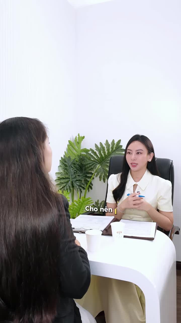 Tấm cũng có tiêm Botox, nhưng chỉ tiêm với liều lượng vừa đủ theo chỉ định của Bác Sĩ thôi. Phần còn lại vẫn phải tự điều chỉnh những thói quen hằng ngày để tình trạng cải thiện dần đó các chị.
