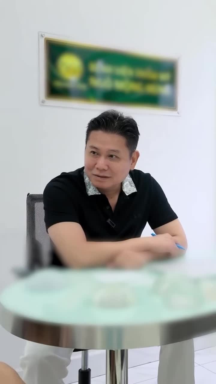 Xót xa cho hoàn cảnh chị khách bật khóc khi đang tư vấn nâng V1!