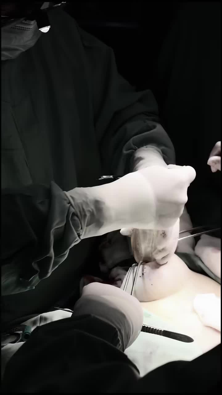 Lúc này, tại đây mọi thứ phải thật cẩn thận, kỹ lưỡng...vì sao ? Vì an toàn của khách phải luôn đặt lên trên hết.