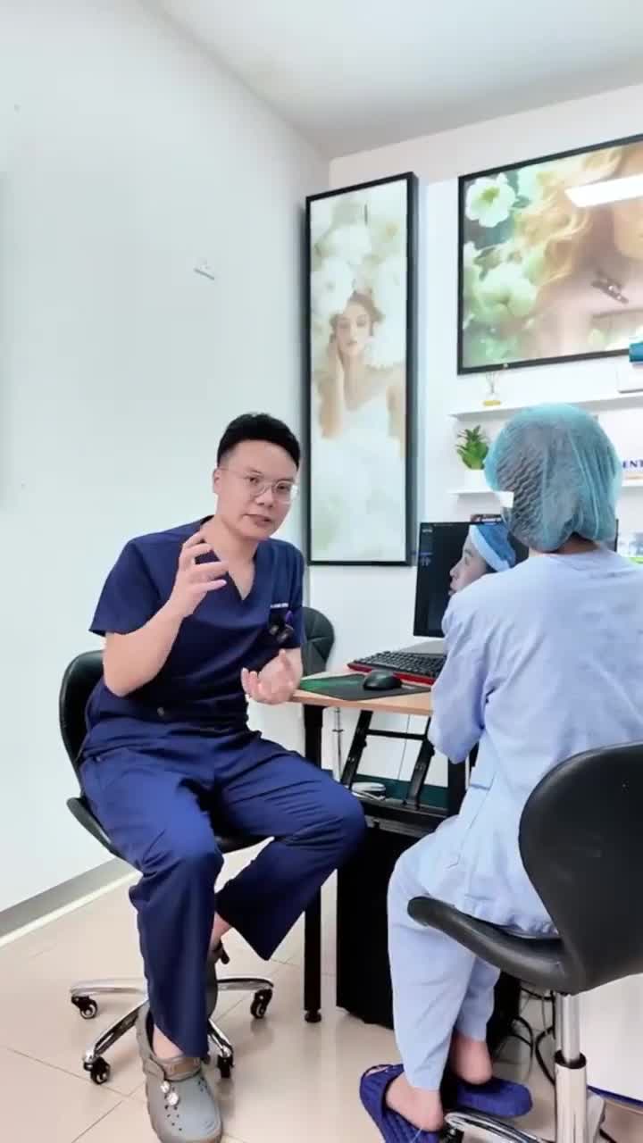 Thạc sĩ Lê Hùng tư vấn và mô phỏng dáng mũi bằng công nghệ Vectra XT 3D cho cô nàng gen Z Vừ Thị Lanh đến từ tỉnh Lào Cai