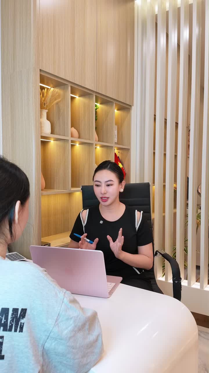 Bọng mắt dưới chùng sụp thì cấy mỡ được không?
