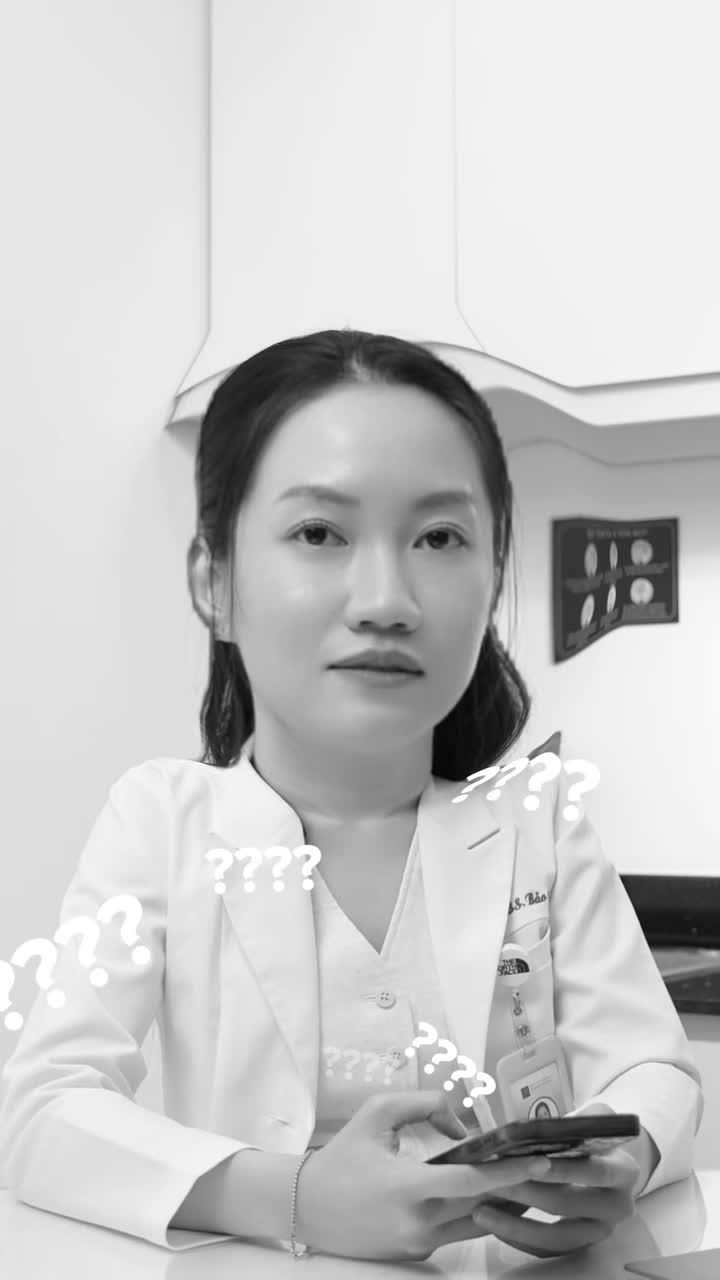 Việc xem tướng trước khi nâng mũi luôn được khách hàng quan tâm.