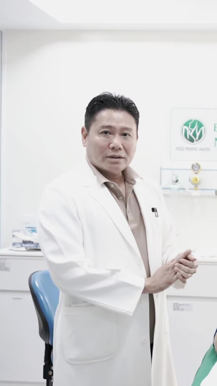 Chân mày thấp dẫn đến mí trên thay đổi, liệu chỉ cắt mí có đủ?