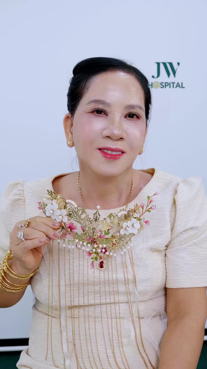 MẸ CHỒNG U60 BÌNH DƯƠNG QUYẾT TÂM TÌM BÁC SĨ TÚ DUNG “CẢI LÃO” – CĂNG DA KẾT HỢP CẤY ΜỠ BABY FACE, DIỆN MẠO TRẺ TRUNG BẤT NGỜ!