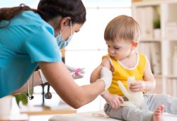 Tiêm phòng vắc xin phế cầu cho trẻ