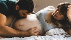 Có nên quan hệ bằng miệng khi mang thai?
