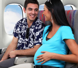 Đi máy bay trong khi đang mang thai có an toàn không?