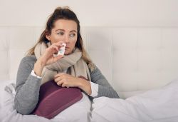 Có nên sử dụng thuốc xịt trị nghẹt mũi khi mang thai?