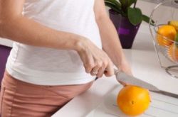 Dùng vitamin C trong thai kỳ có tốt không?