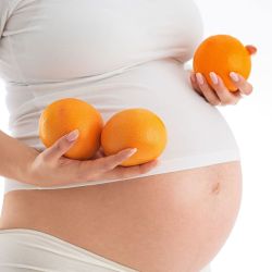 Bà bầu và vitamin C trong chế độ ăn uống