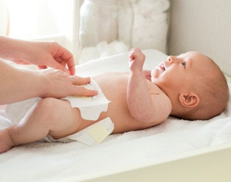 Lý do trẻ sơ sinh ngủ hay rướn người, giật mình, không sâu giấc
