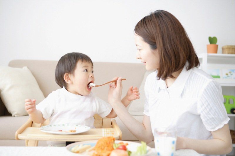 Trẻ ăn bổ sung theo từng độ tuổi: Từ 9-12 tháng