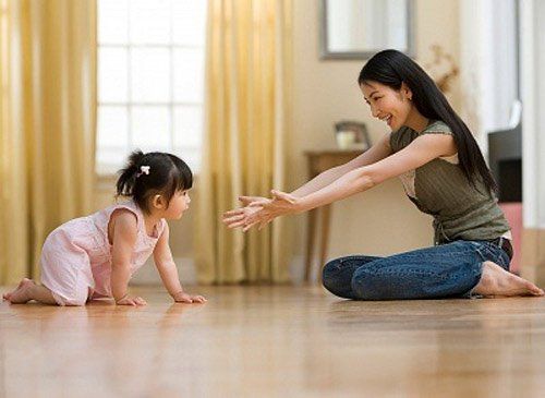 Dấu hiệu cảnh báo trẻ chậm biết đi