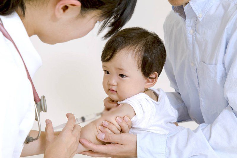 Các loại vắc xin cần tiêm cho bé 6 tháng tuổi