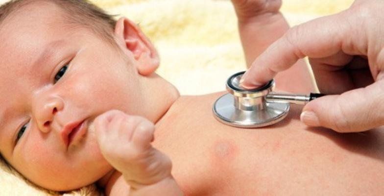 Những vấn đề cần chú ý trong chăm sóc khi trẻ xuất viện về nhà sau sinh