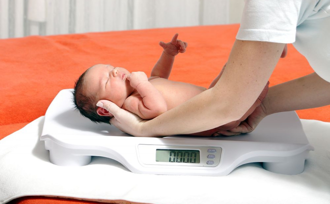 Biểu đồ tăng trưởng và cân nặng trung bình cho trẻ sơ sinh, trẻ mới biết đi