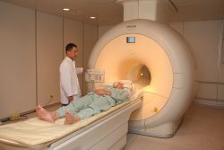Một số lưu ý khi chụp cộng hưởng từ (MRI) - Bệnh viện 108