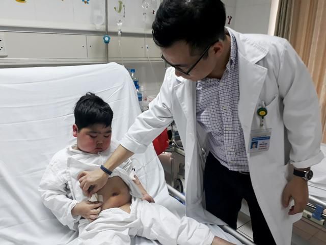 Nội soi cắt lách ít đau cứu nguy cho trẻ xuất huyết giảm tiểu cầu-Bệnh Viện Việt Đức