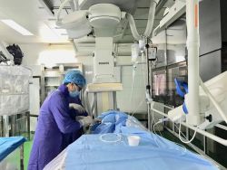 Cứu sống sản phụ chảy máu sau sinh nguy kịch bằng phương pháp mới - Bệnh viện Việt Đức
