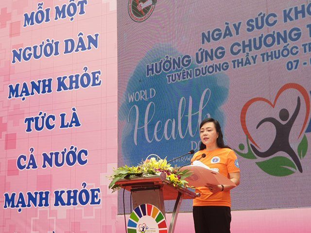 Bộ trưởng Bộ Y tế: Đi bộ 10.000 bước chân để khỏe mạnh mỗi ngày - Bệnh viện Việt Đức